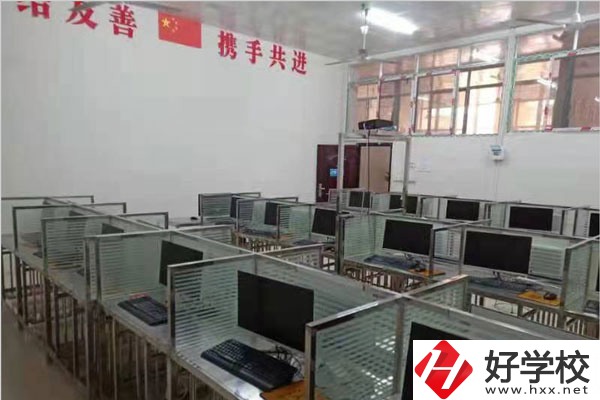 懷化市成碩職業學校實訓室