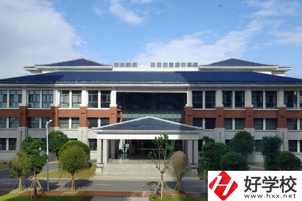 湖南藝術職業學院中職部教學樓