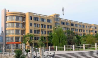 渠縣巖峰職業中學