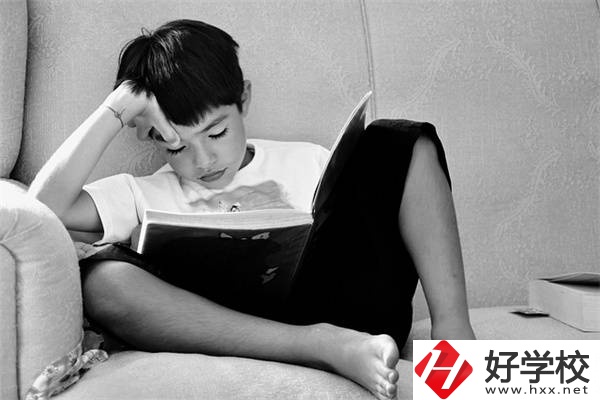 湖南初三男孩不想上學怎么辦？不參加中考還有書讀嗎？