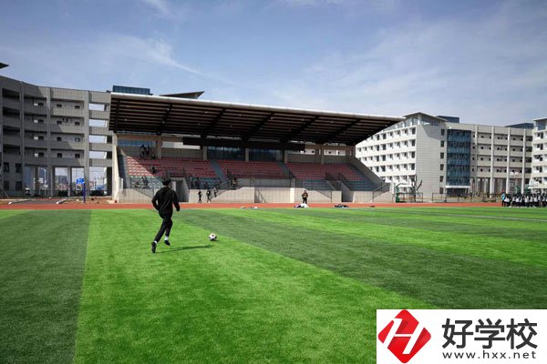 株洲市工業中等專業學校有哪些辦學特色？