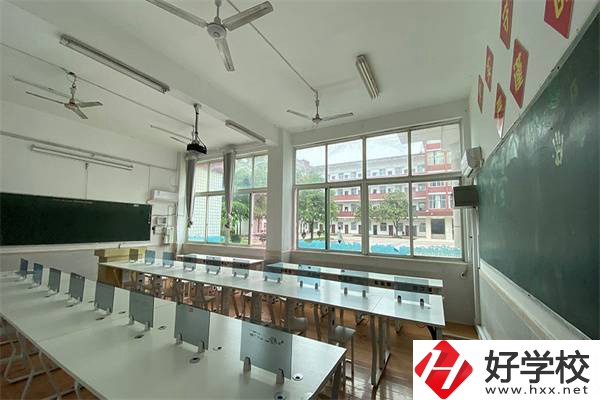 湖南都市職業學院(中職部)教室