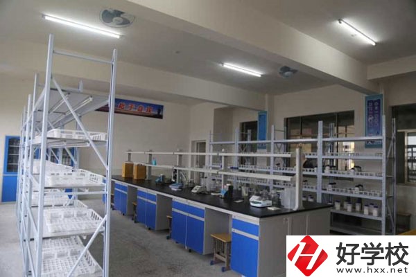 洞口縣第一職業中學有哪些特色專業？就業前景如何？