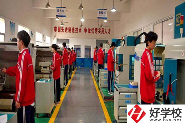湖南省芷江民族職業中專學校如何?招外地生嗎?