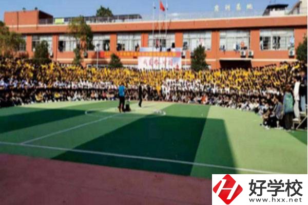 長沙英藍中等職業學校好不好？學費貴不貴？