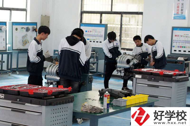 臨湘市職業中專學校實訓室