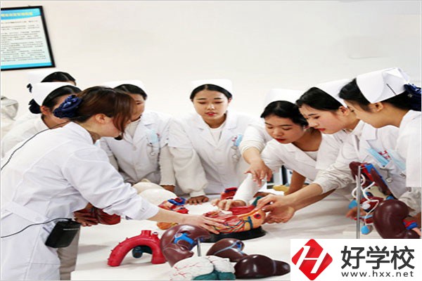 懷化啟航衛校是中專還是技校？怎么到校？