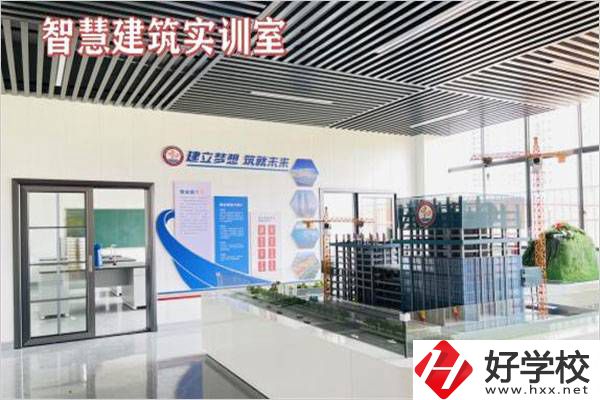 長沙市經開中等職業技術學校實訓室