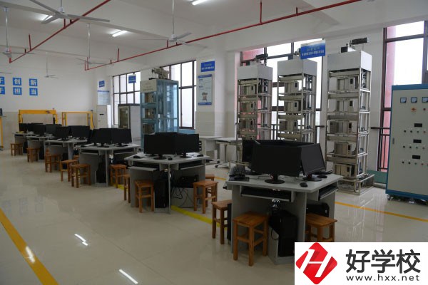 華容縣職業中專有哪些好的專業，就業前景怎么樣？