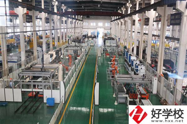 衡陽蔡倫科技中等職業學校實訓室