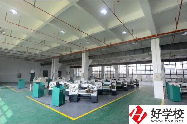 株洲市工業中等專業學校實訓室