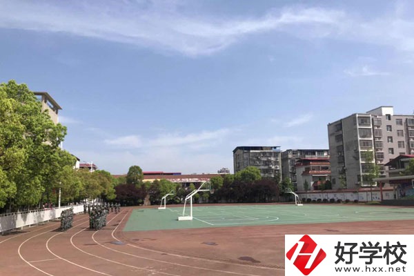 常德安鄉有沒有學美發與形象設計的中專？