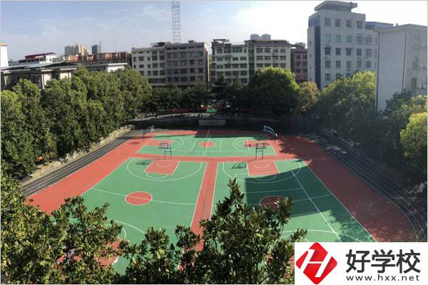 邵陽市精英職業技術學校運動場