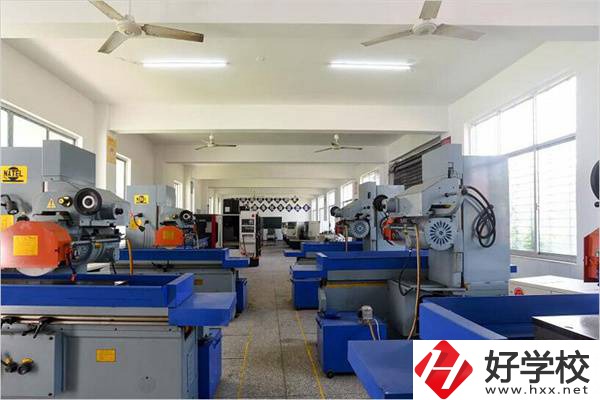 株洲市生物工程中等專業學校實訓室