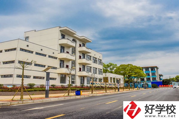 郴州市理工職業技術學校環境怎么樣，宿舍好不好？