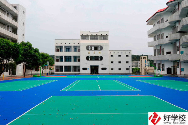 郴州市理工職業技術學校是公辦還是民辦？學費貴不貴？