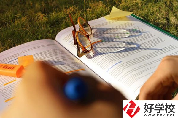 婁底職業技術學院有哪些專業？學費貴不貴？