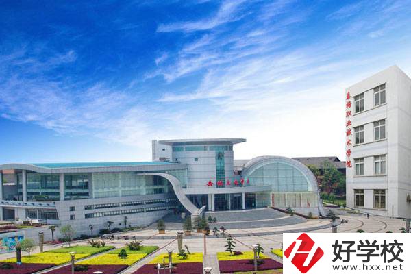 泰格林紙技工學校有哪些辦學優勢？