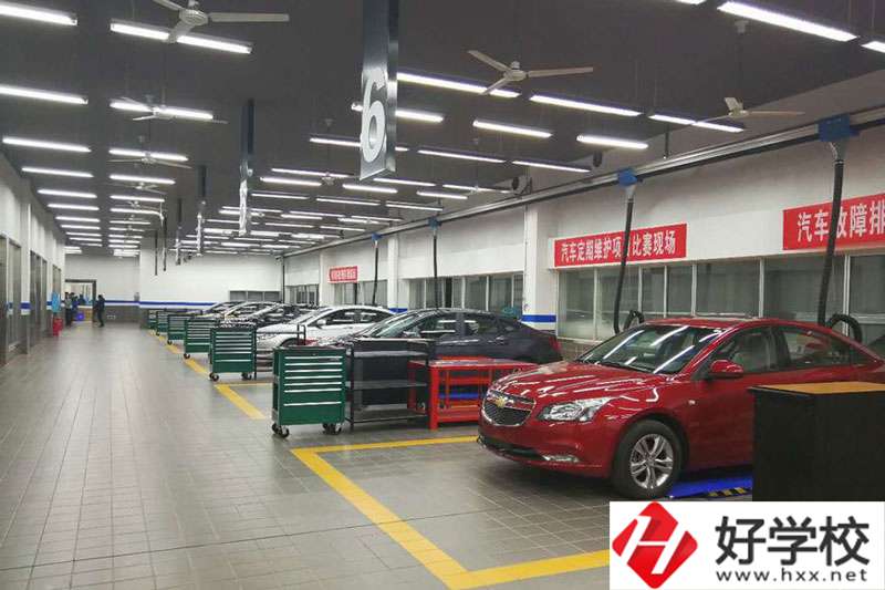 長沙汽車工業學校實訓室