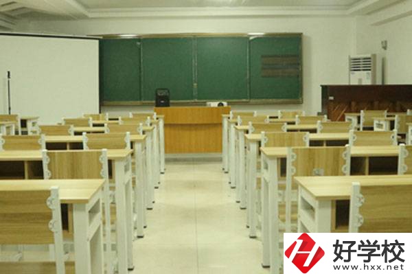 湖南長沙藝術學校實訓室