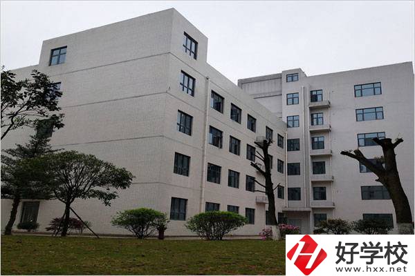 長沙的公辦職校收不收往屆生？有什么報名條件？
