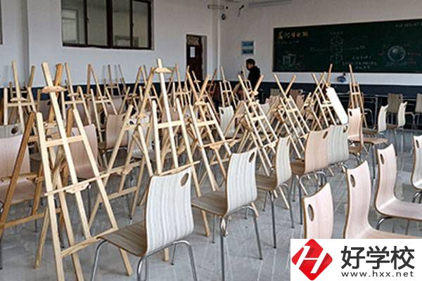 衡陽市醫衛職業學校畫畫實訓室