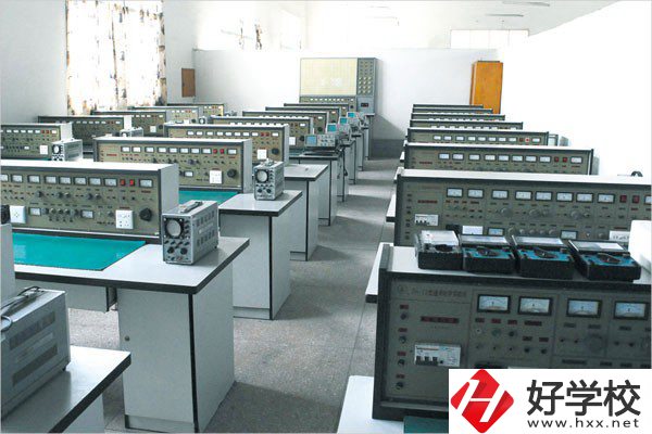 常德同德中等職業學校實訓室