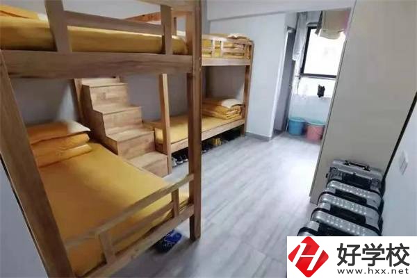 郴州市遠恒佳南嶺中等職業學校宿舍