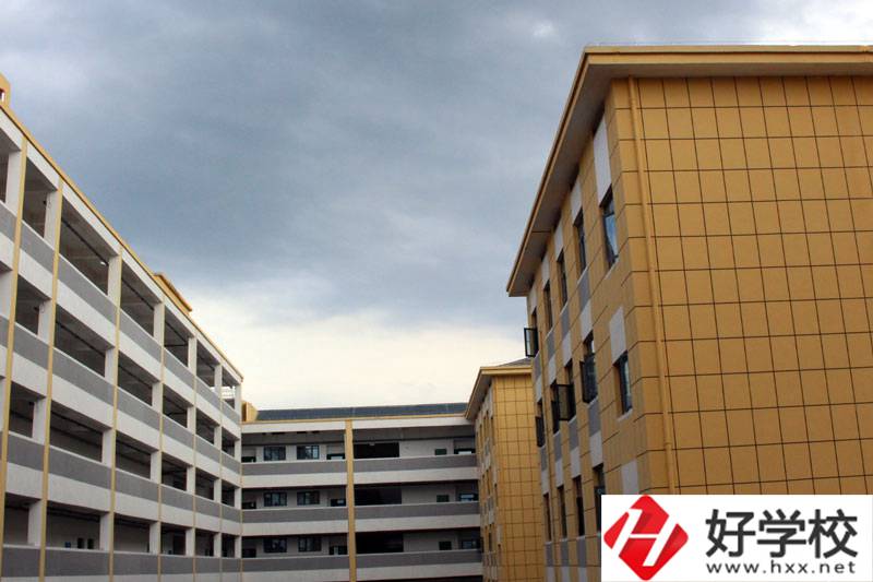 新寧縣裕文職業技術學校教學樓