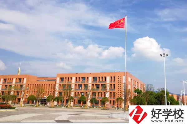 懷化師范高等?？茖W校（中職部）教學樓