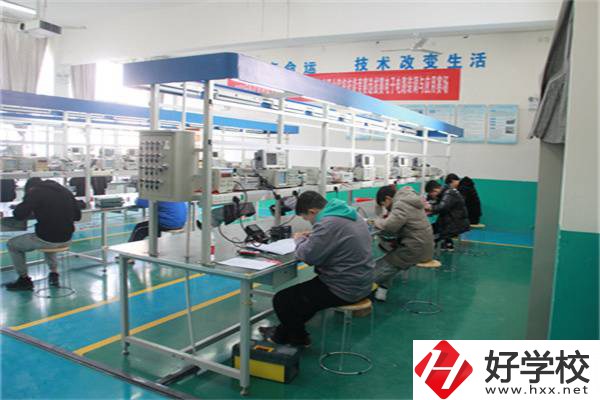 懷化市工業中等專業學校實訓室
