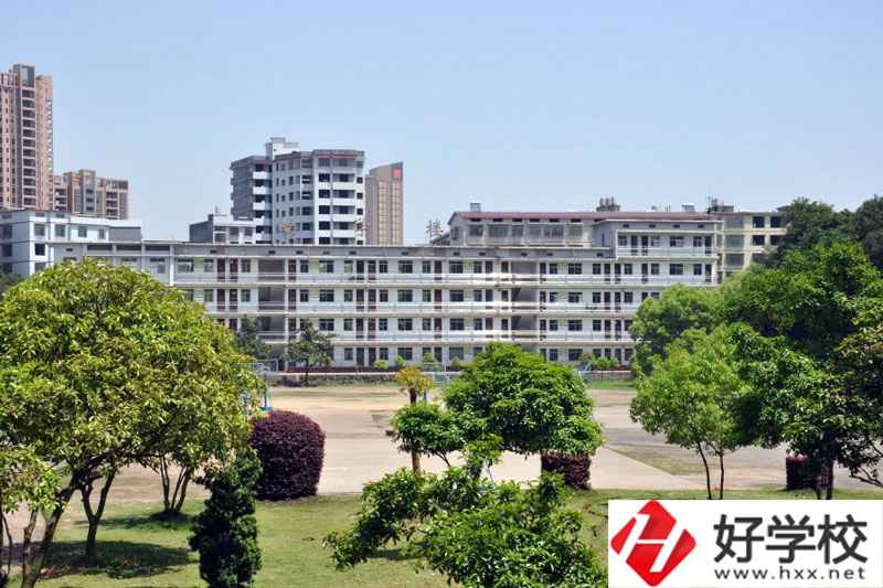 湖南省耒陽師范學校宿舍環境以及食堂環境怎么樣？