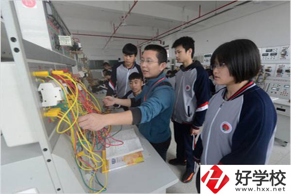 株洲市工業中等專業學校實訓室