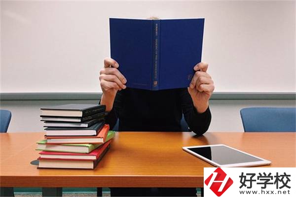 湖南初中畢業成績非常差選什么學校好？還有前途嗎？
