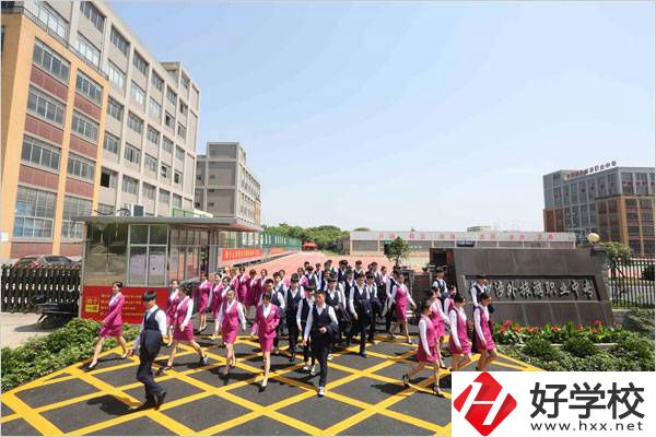 長沙涉外旅游職業中專大門