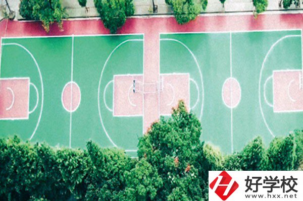 邵陽市英達中等職業技術學校運動場