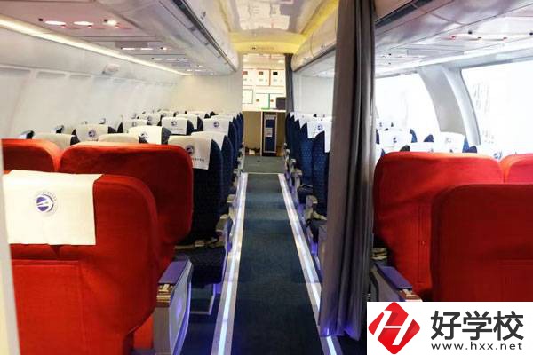 長沙中部鐵路航空中等職業學校航空實訓室
