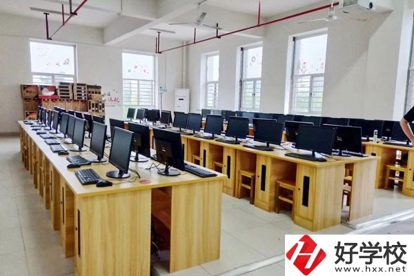 長沙湘江科技中等職業學校實訓室