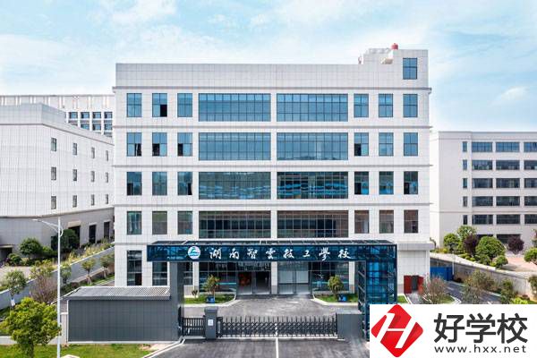 湖南智云技工學校有汽車美容專業嗎?學校值得讀嗎?