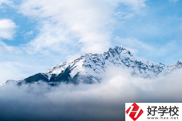湘西州學美發的公辦中職學校，可以看看這兩所