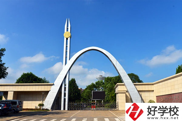 長沙縣職業中專學校大門