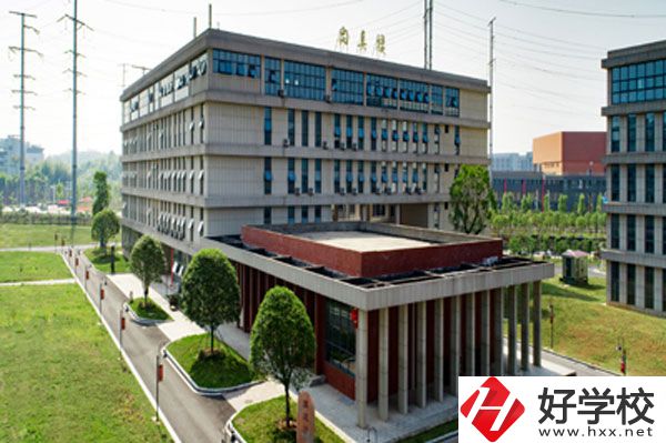 株洲市工業中等專業學校照片.jpg