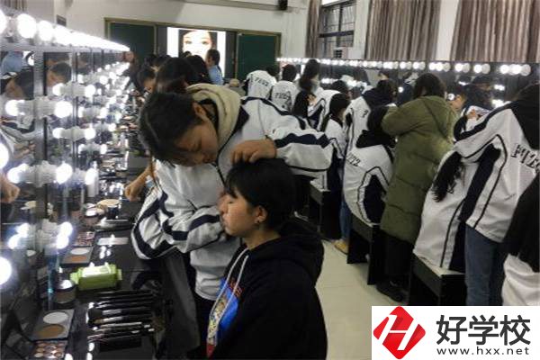 湘西有哪些學美發的中職學校？專業好就業嗎？