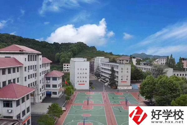 冷水江工業中等專業學校辦學特色有什么?在哪里?