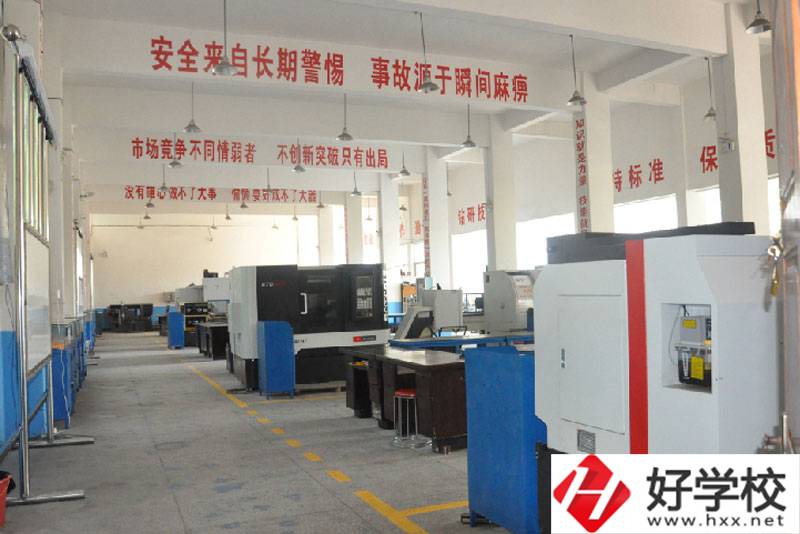 懷化工業學校實訓室