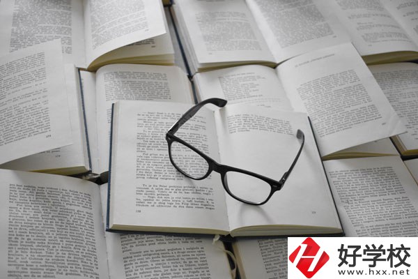 女生在衡陽讀衛校怎么樣？有前途嗎？