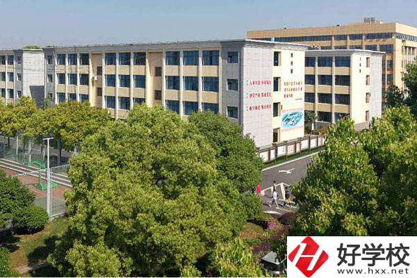 岳陽平江共有幾所中專？學校辦學有特色嗎？
