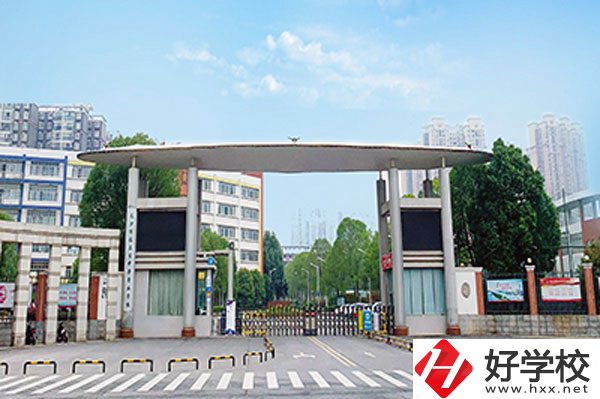 長沙博雅衛生中等專業學校師資強嗎？設備完善嗎？