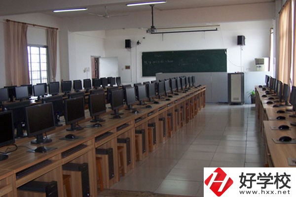 常德中山外語職業學校實訓室