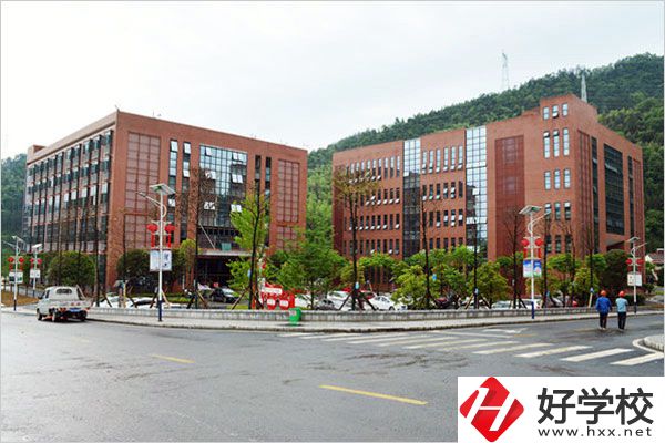 初中畢業生在益陽可以選擇哪幾所好的中職學校？